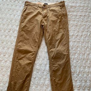 Levi's Chinos (Kaki) 34x32